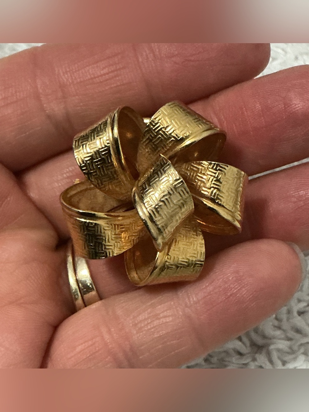 Made In Austria Bow Scarf Clip